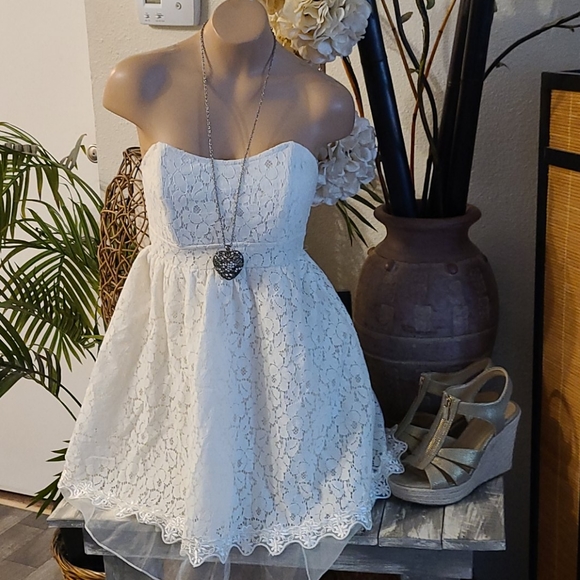 SUMMER STUNNING LACE PARTY DRESS SMALL SLEEVLESS - Picture 2 of 16